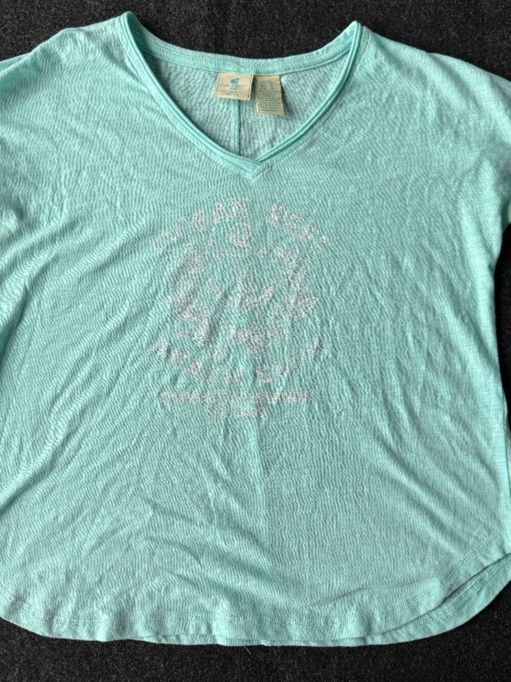 Caribbean Joe Petite Medium Mint Green V-Neck Beach Graphic Tee